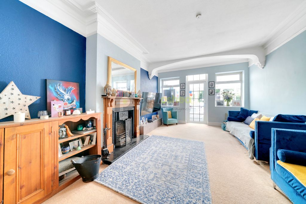 Property photo 3 of 21 Dsc03464