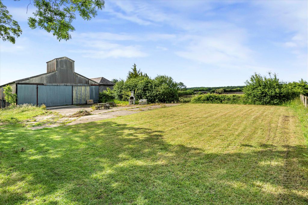 Property photo 2 of 16 Image