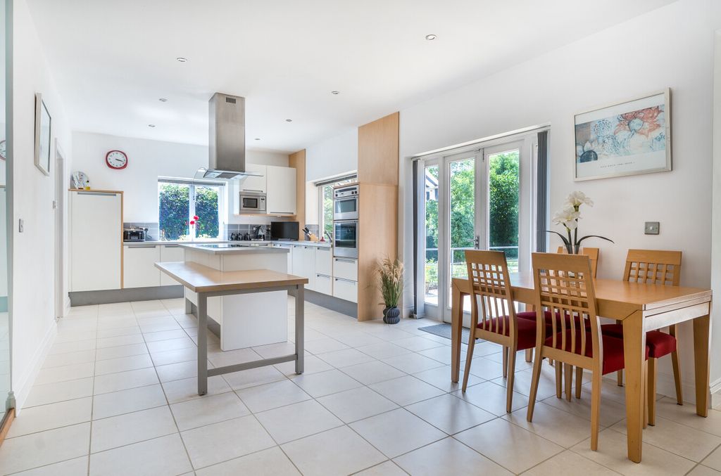 Property photo 3 of 23 1328952-27-6883B0...