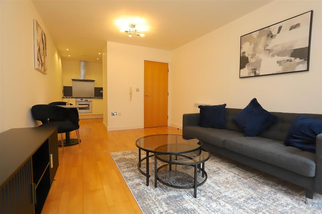 Property photo 2 of 13
