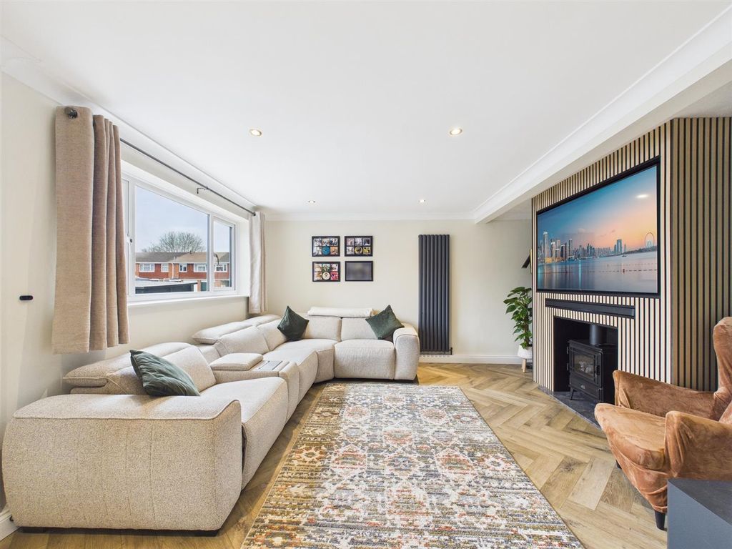 Property photo 2 of 16 Cam02435G0-Pr0204-Still012.Jpg