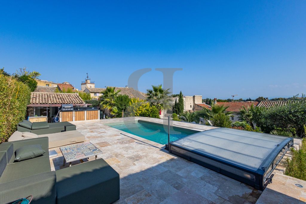 Property photo 3 of 39