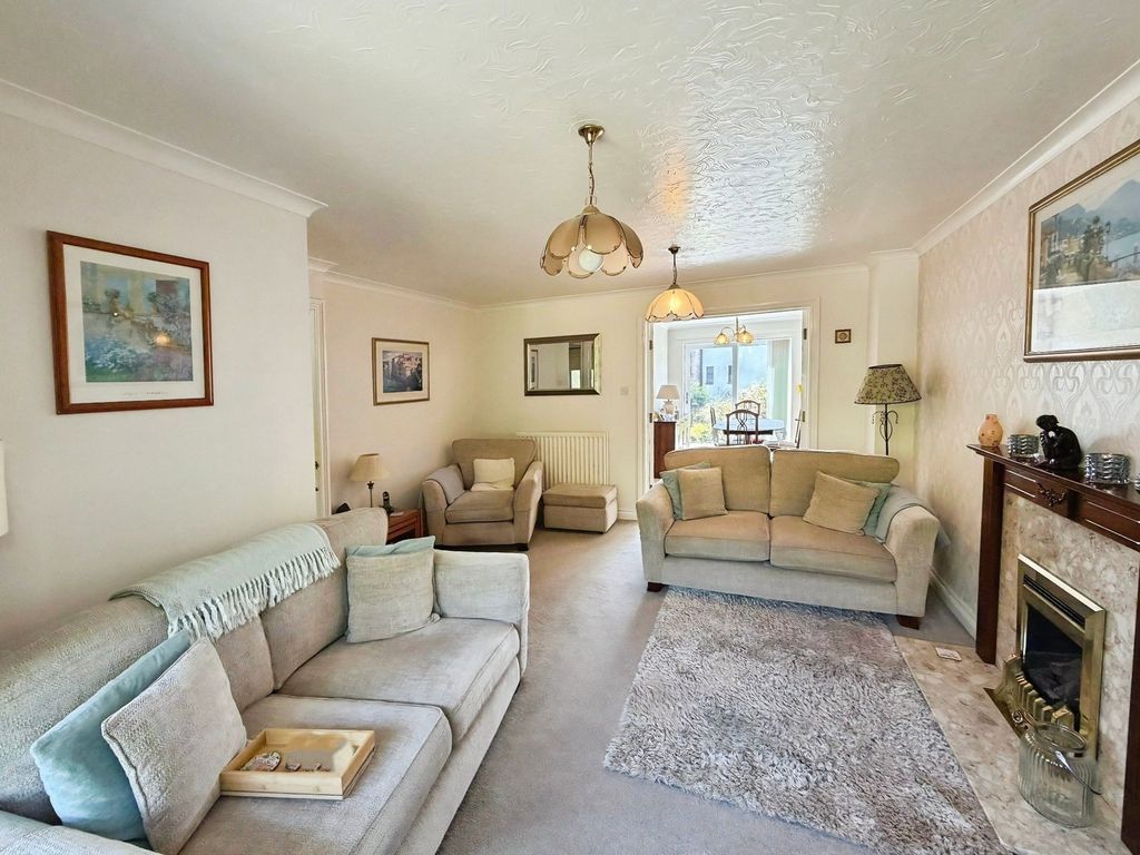 Property photo 3 of 35