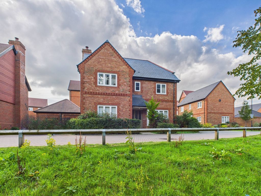 Property photo 1 of 16 Cam02136G0-Pr0473-Still005