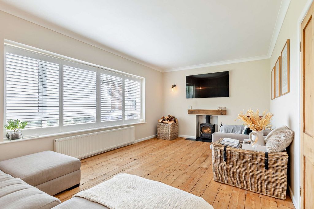 Property photo 2 of 23 Sitting Room