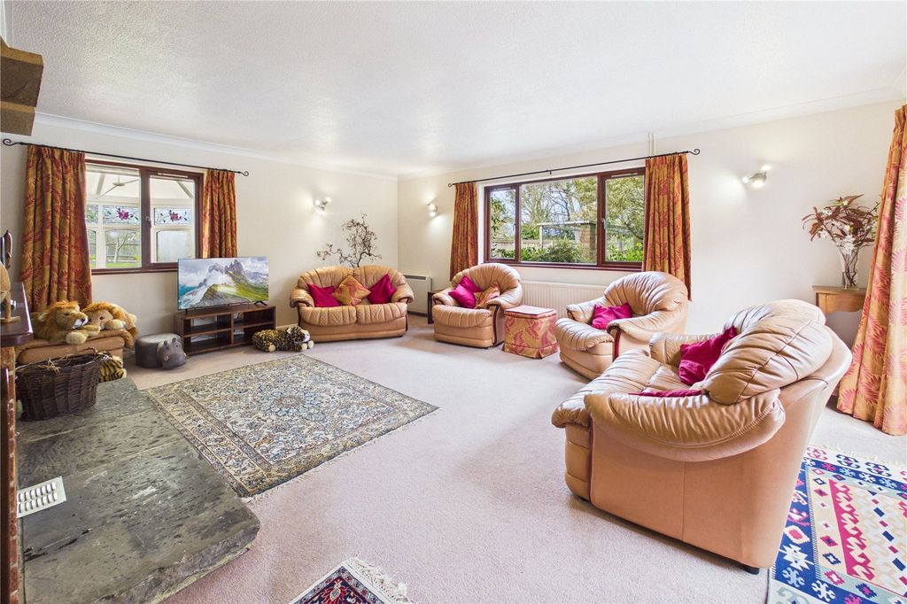 Property photo 3 of 30 Living Room