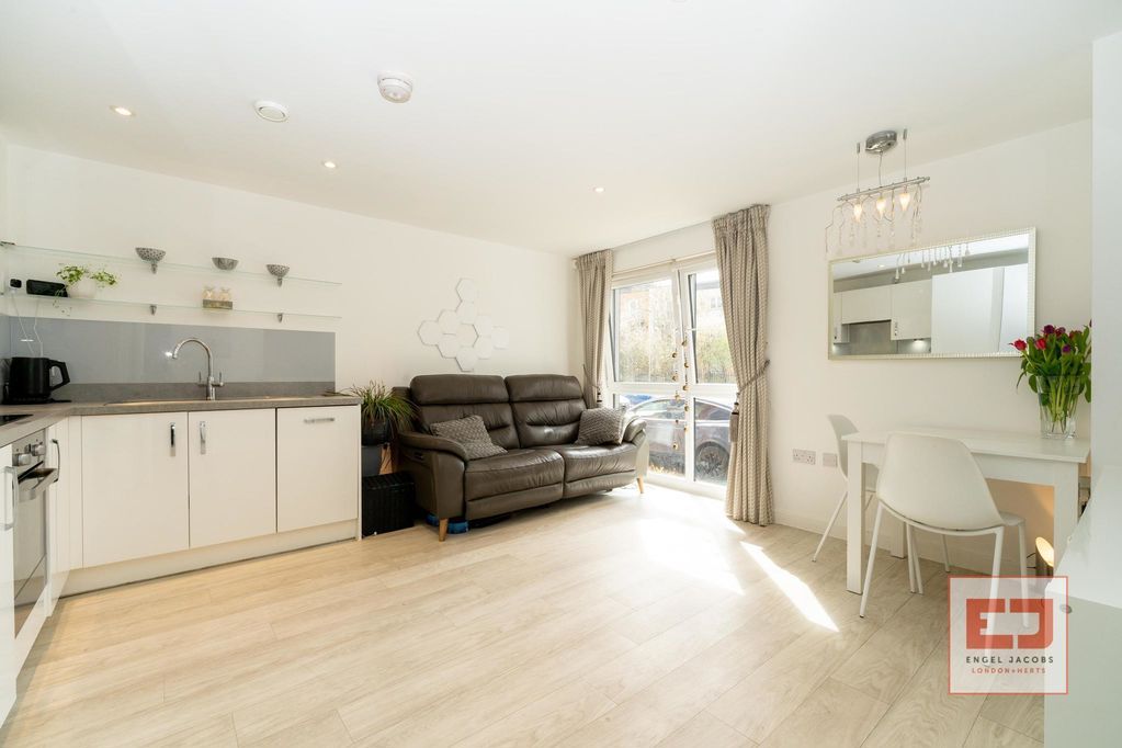 Property photo 3 of 10 Kitchen/Diner