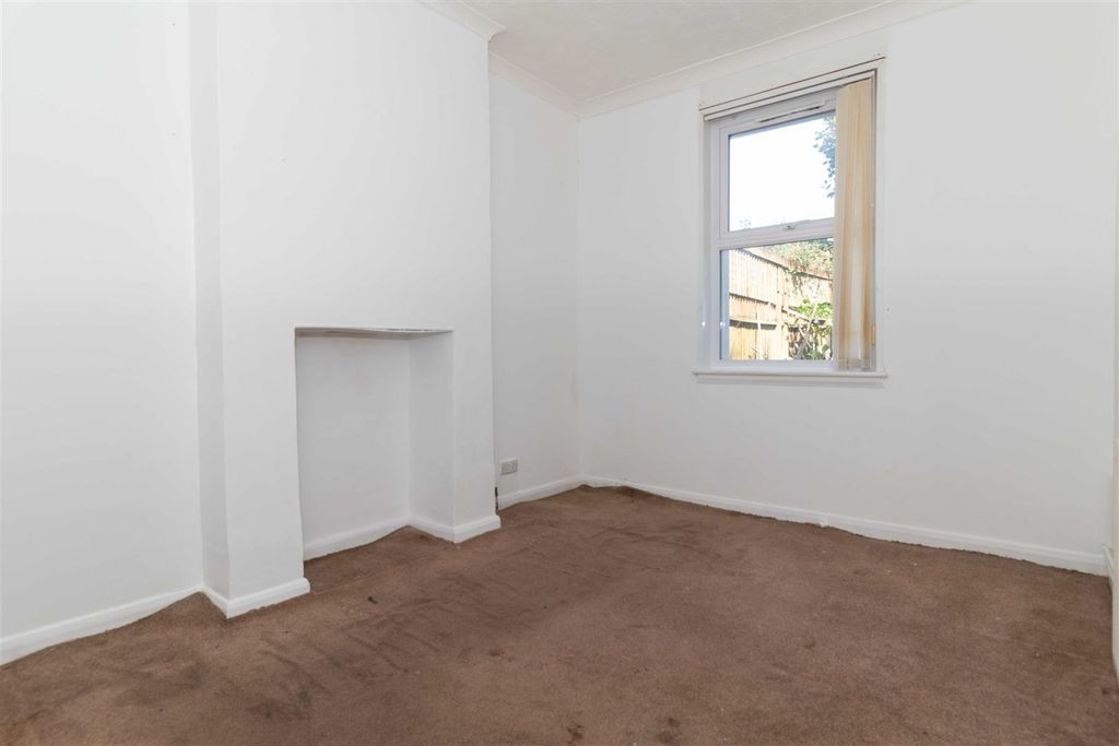 Property photo 3 of 11 Cobdon-09.Jpg
