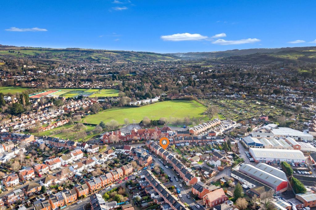 Property photo 2 of 10