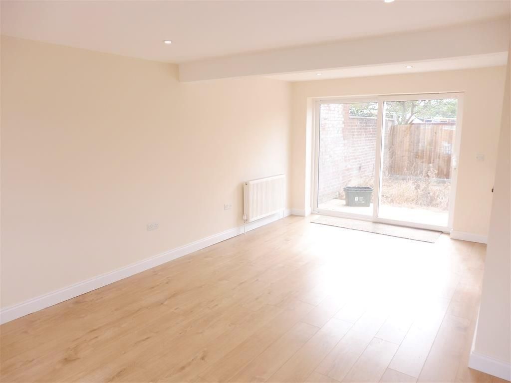 Property photo 2 of 10 Exterior