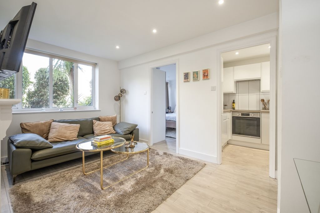 Property photo 2 of 13 4-Colman-Court-0003