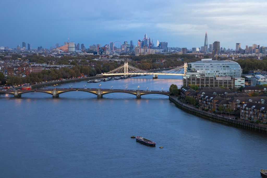 Property photo 2 of 33