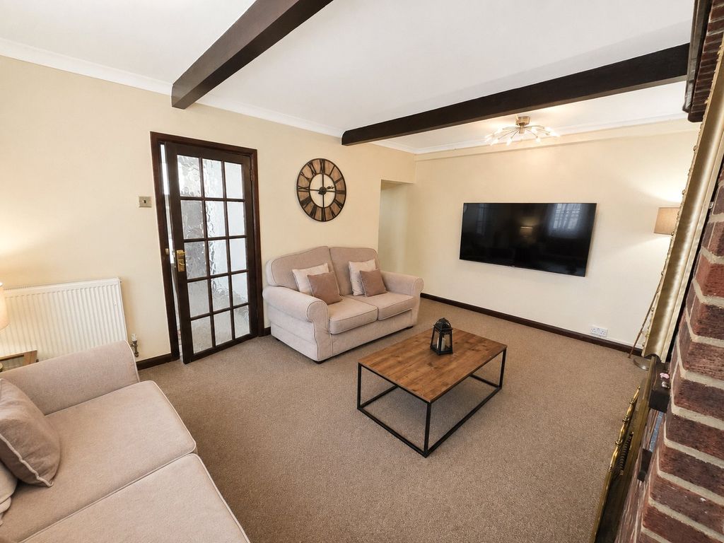 Property photo 2 of 20 Lounge