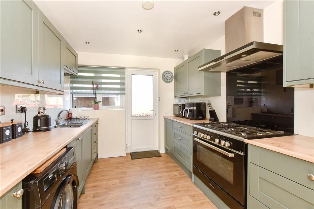 Property photo 1 of 13 Kitchen
