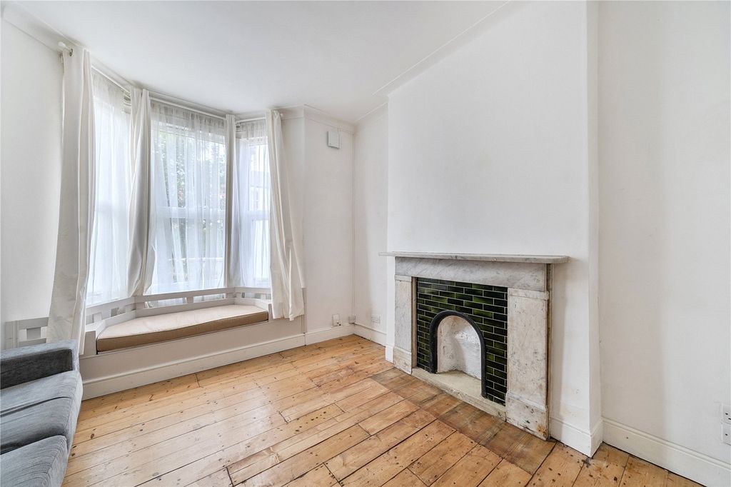 Property photo 2 of 18 Picture No. 33