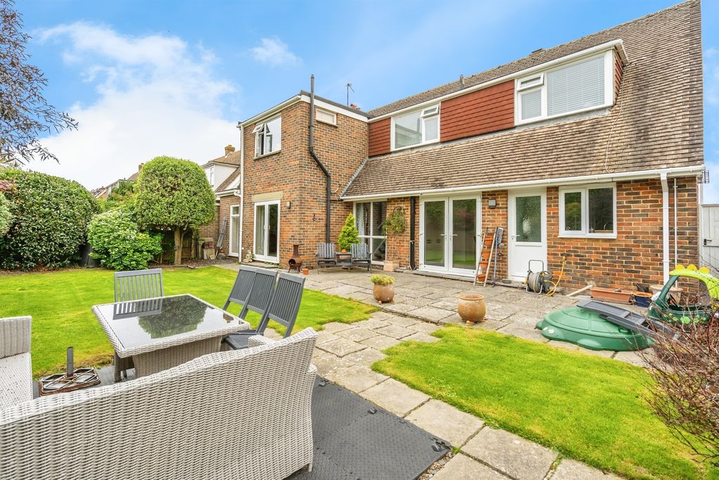 Property photo 2 of 17