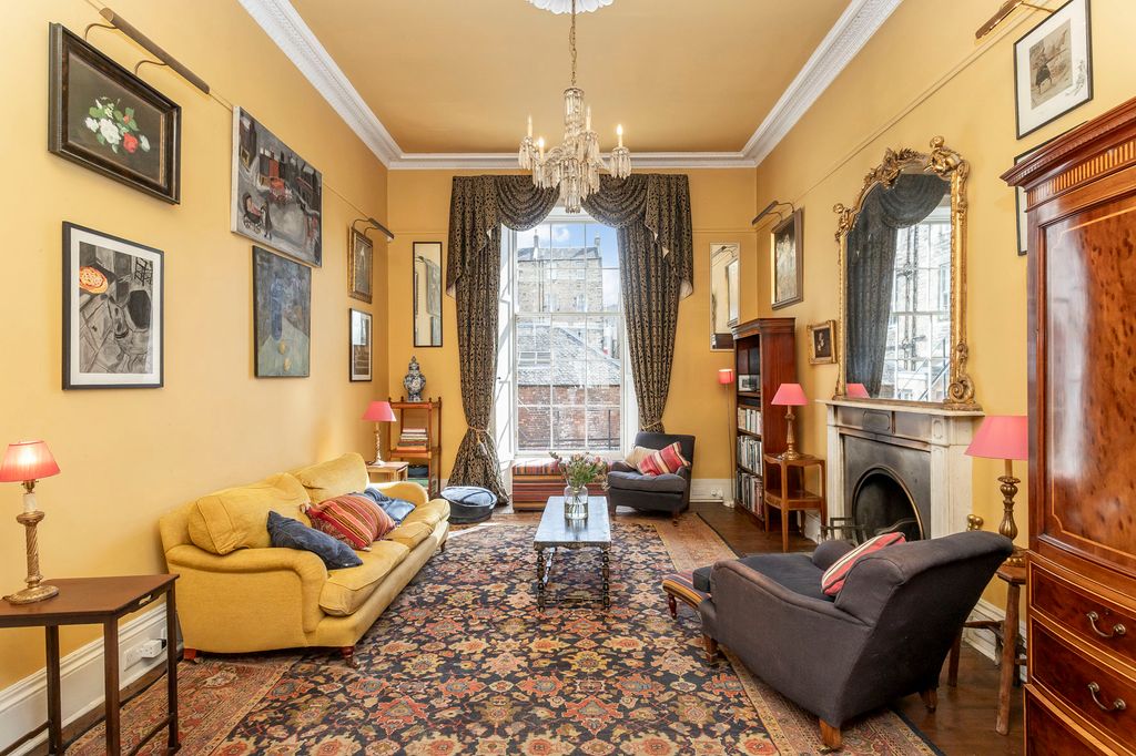 Property photo 3 of 34