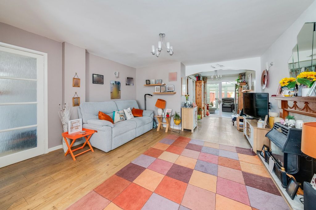 Property photo 2 of 18