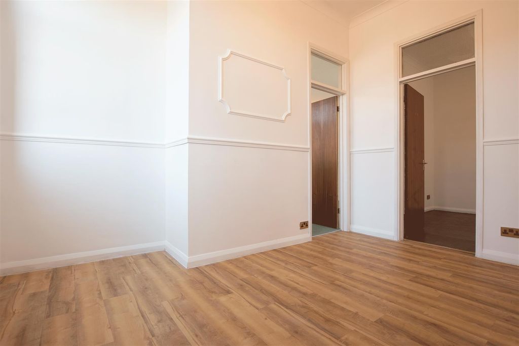 Property photo 3 of 14 Dsc_7692.Gif