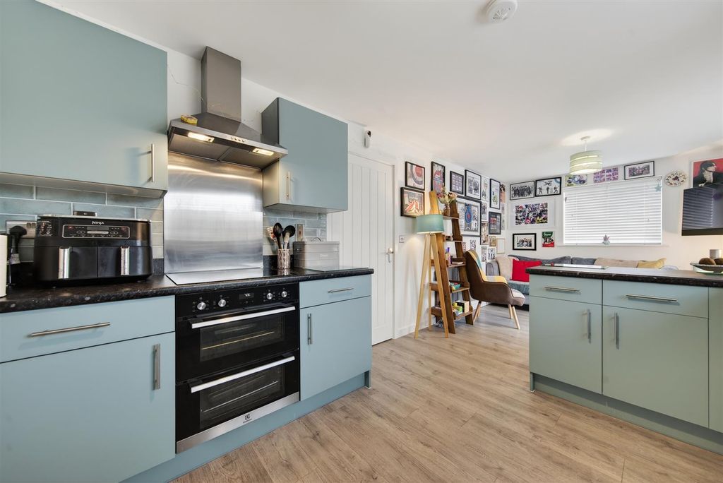 Property photo 3 of 24 155Campusdrweb22.Jpg