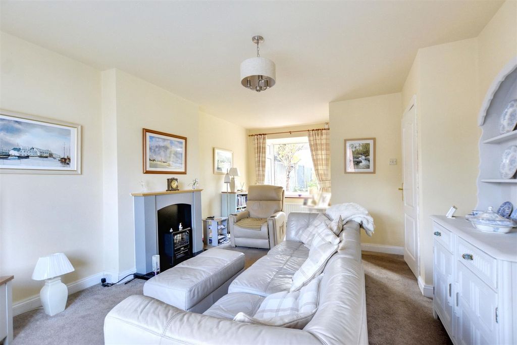 Property photo 3 of 23 Lounge_1.Jpeg