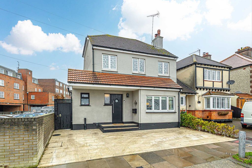 Property photo 1 of 46