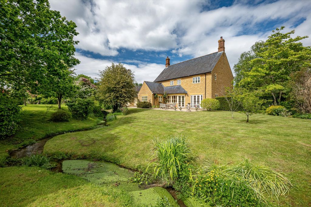 Property photo 2 of 19 Image