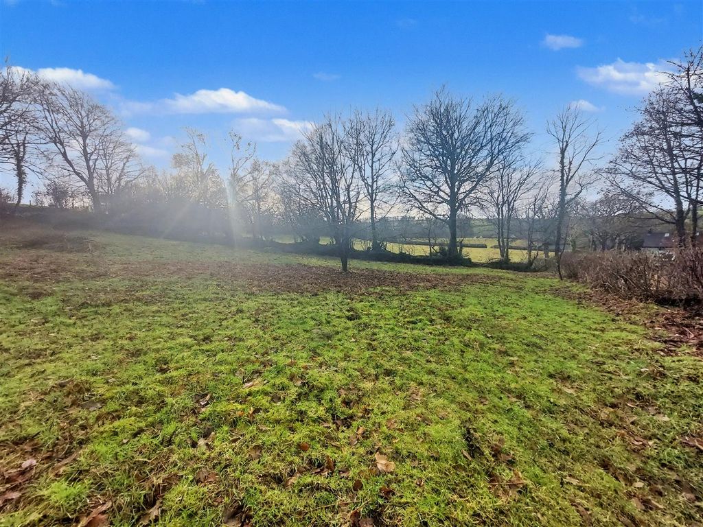 Property photo 2 of 35 Paddock