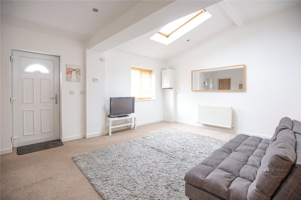 Property photo 2 of 10 Picture No. 14
