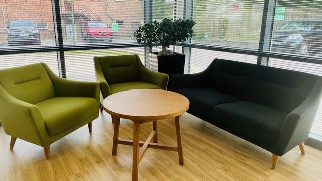 Property photo 3 of 6 Sofa 002.Jpg