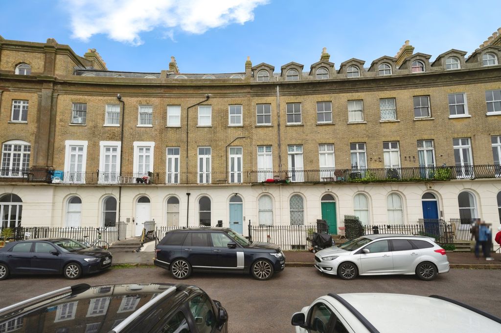 Property photo 1 of 15 Pbox-Img.Jpg