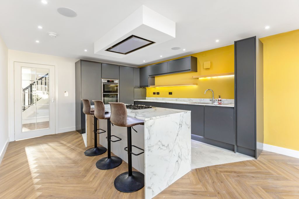 Property photo 2 of 31 Property Image 2