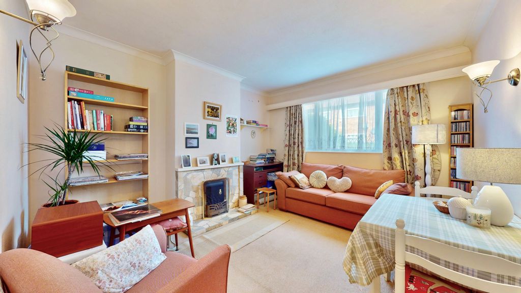 Property photo 2 of 23