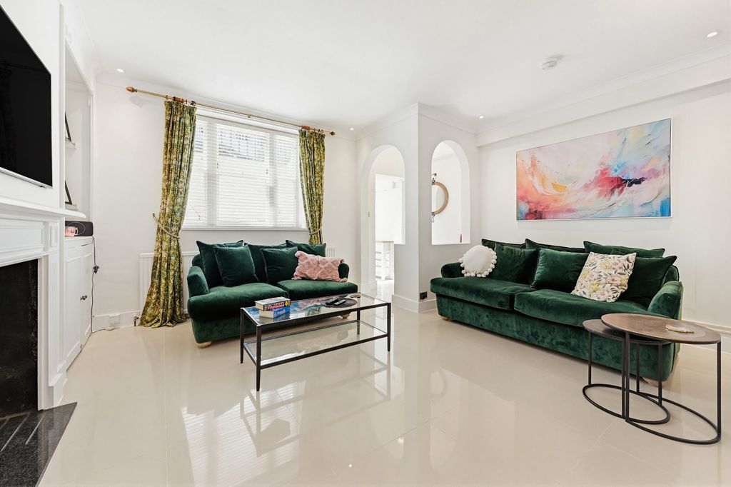 Property photo 2 of 17