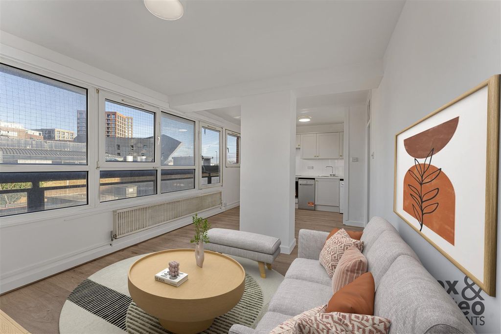 Property photo 2 of 9 Columbia Point