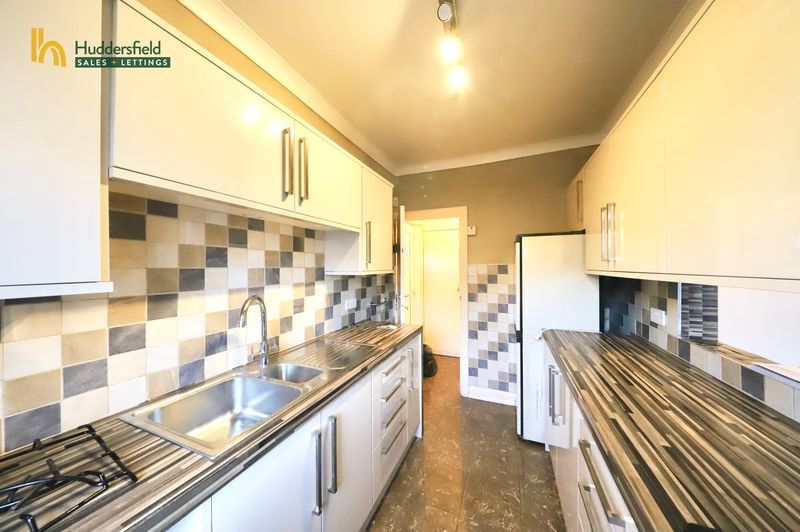 Property photo 3 of 19 Kitchen.1