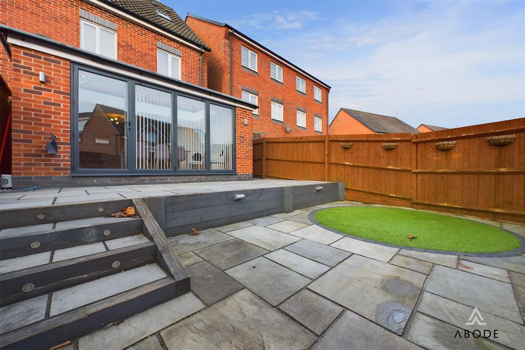 Property photo 2 of 17 Cam02544G0-Pr0229-Still006.Jpg