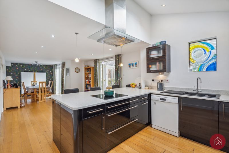 Property photo 1 of 32 Kitchen/Diner