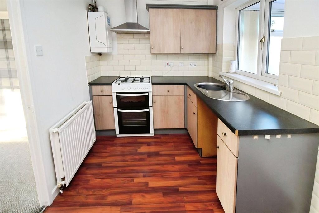 Property photo 2 of 9 Kitchen