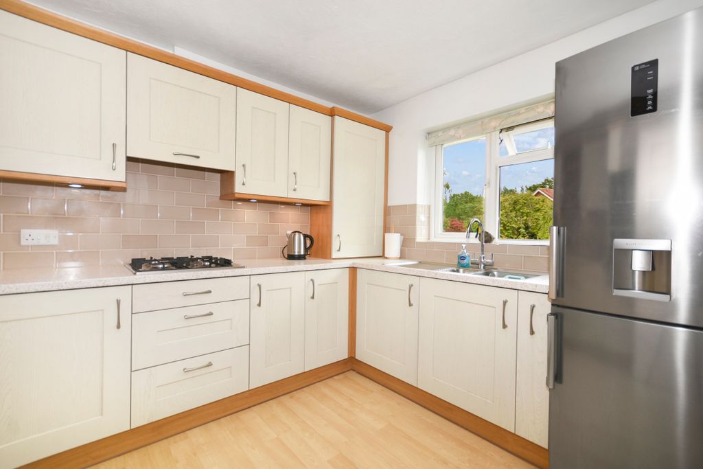 Property photo 2 of 16