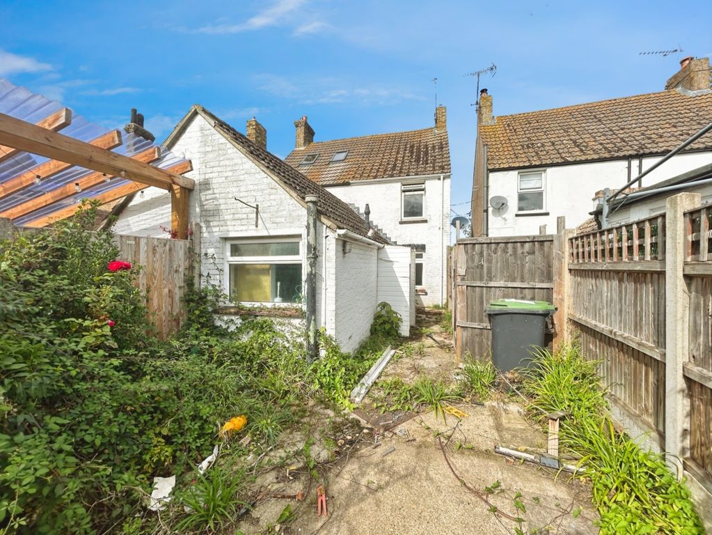 Property photo 2 of 8 Pbox-Garden-342136.Jpeg