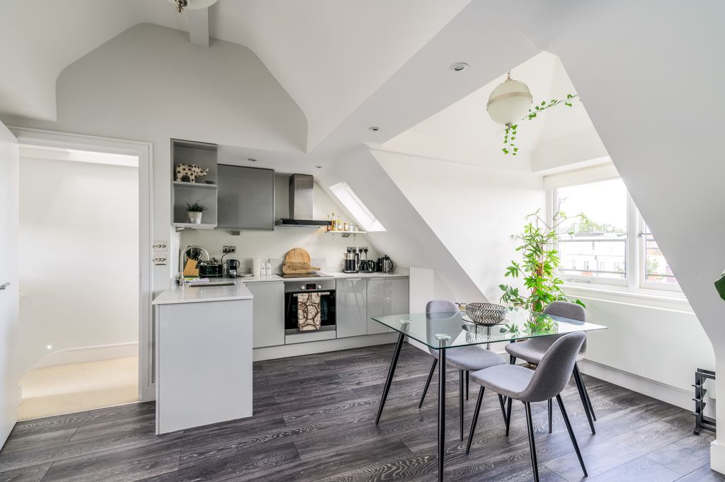 Property photo 2 of 25