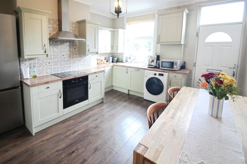 Property photo 3 of 13 Kitchen/Diner