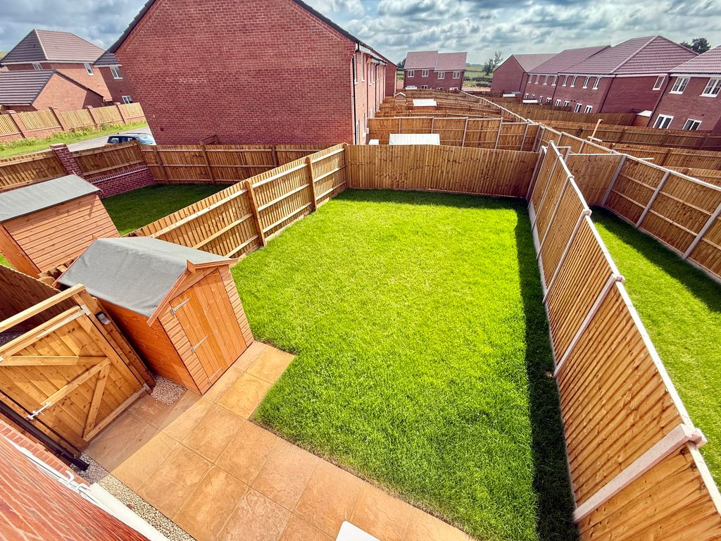 Property photo 2 of 24