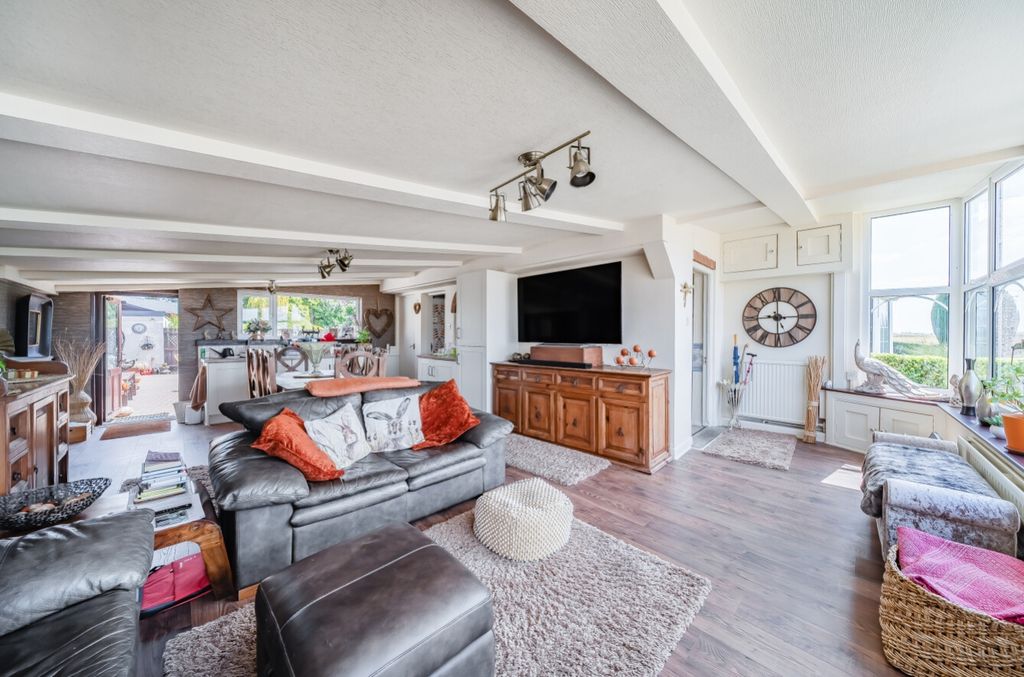 Property photo 3 of 36 1318216-26-686d414A87676