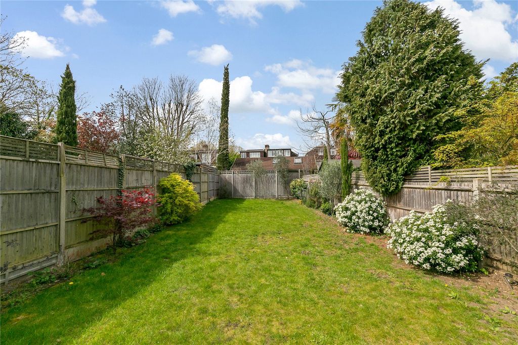 Property photo 2 of 16 Picture No. 17