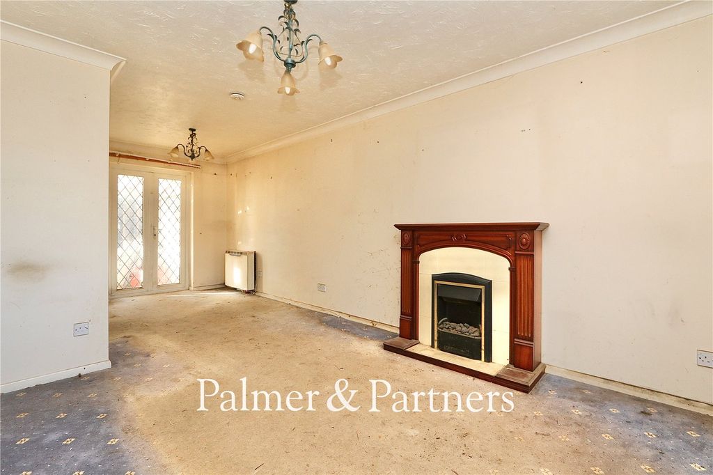 Property photo 2 of 18 Picture No. 24