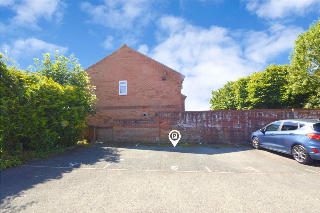 Property photo 2 of 11 2 - Picture No. 17