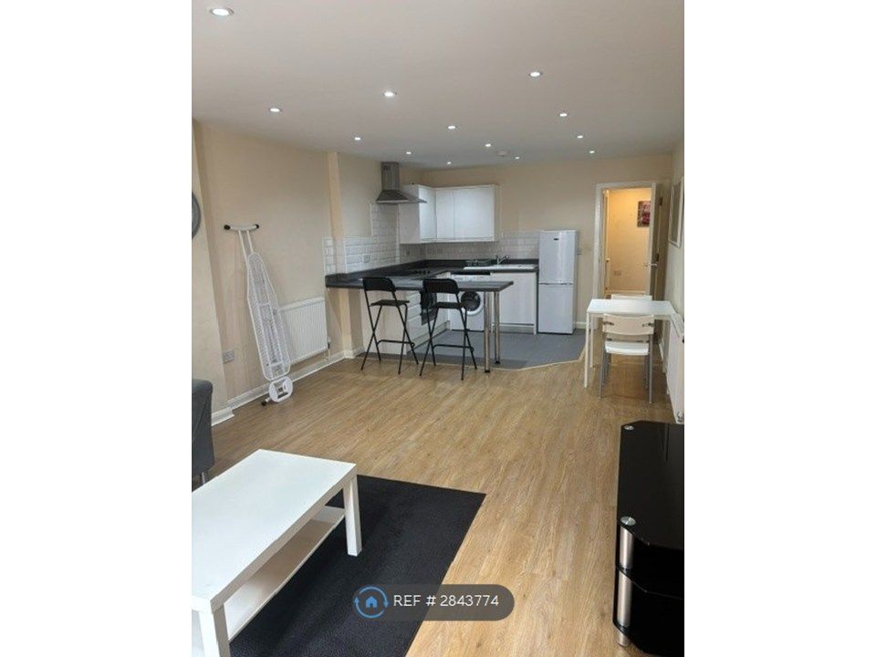 Property photo 2 of 6 Kitchen Area