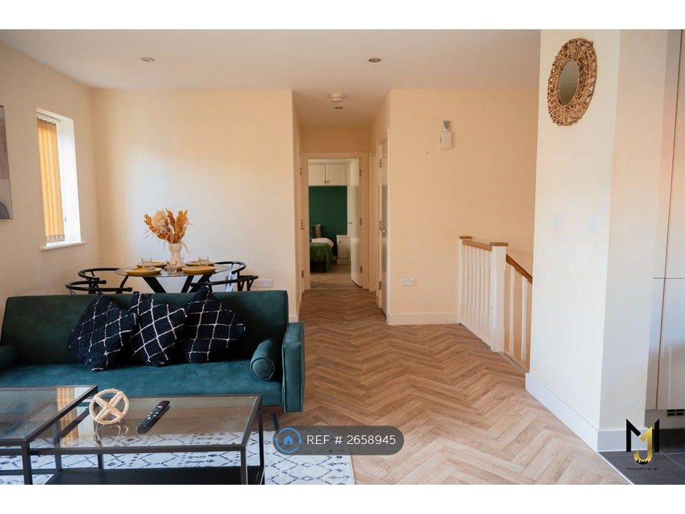 Property photo 3 of 35